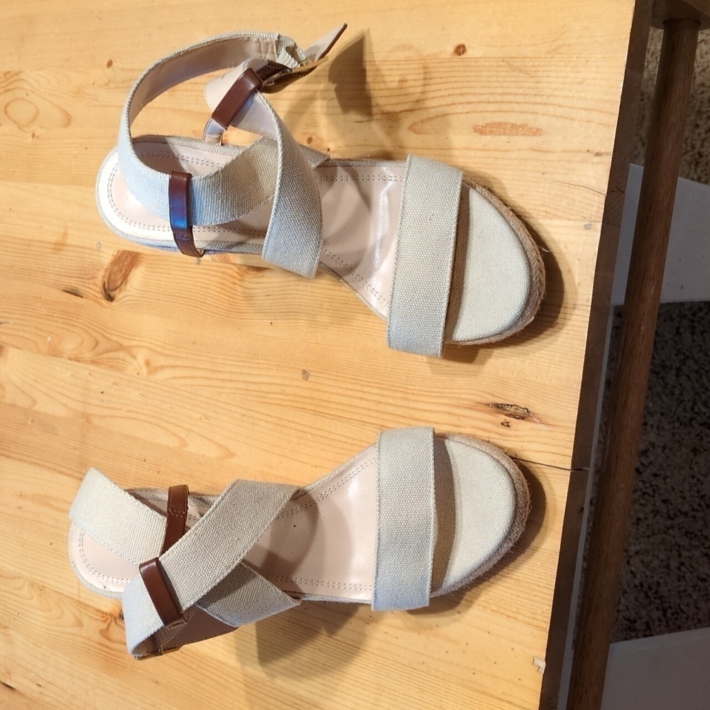 Elevate Your Summer Style with Banana Republic's Flax & Jute Espadrille Sandals